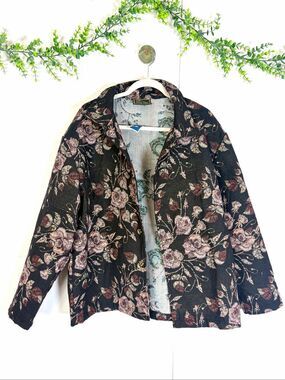NWT Massive Luxury Edition Tapestry Jacket Womens M Black Pink Floral Shacket